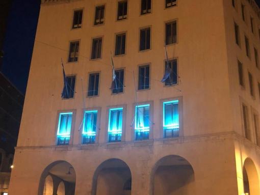 ISRAELE. BORDIN: PALAZZO CR ILLUMINATO DI BLU IN SEGNO DI SOLIDARIETÀ